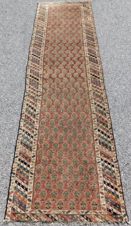 MIDDLE EASTERN GEOMETRIC RUNNER 299dc2