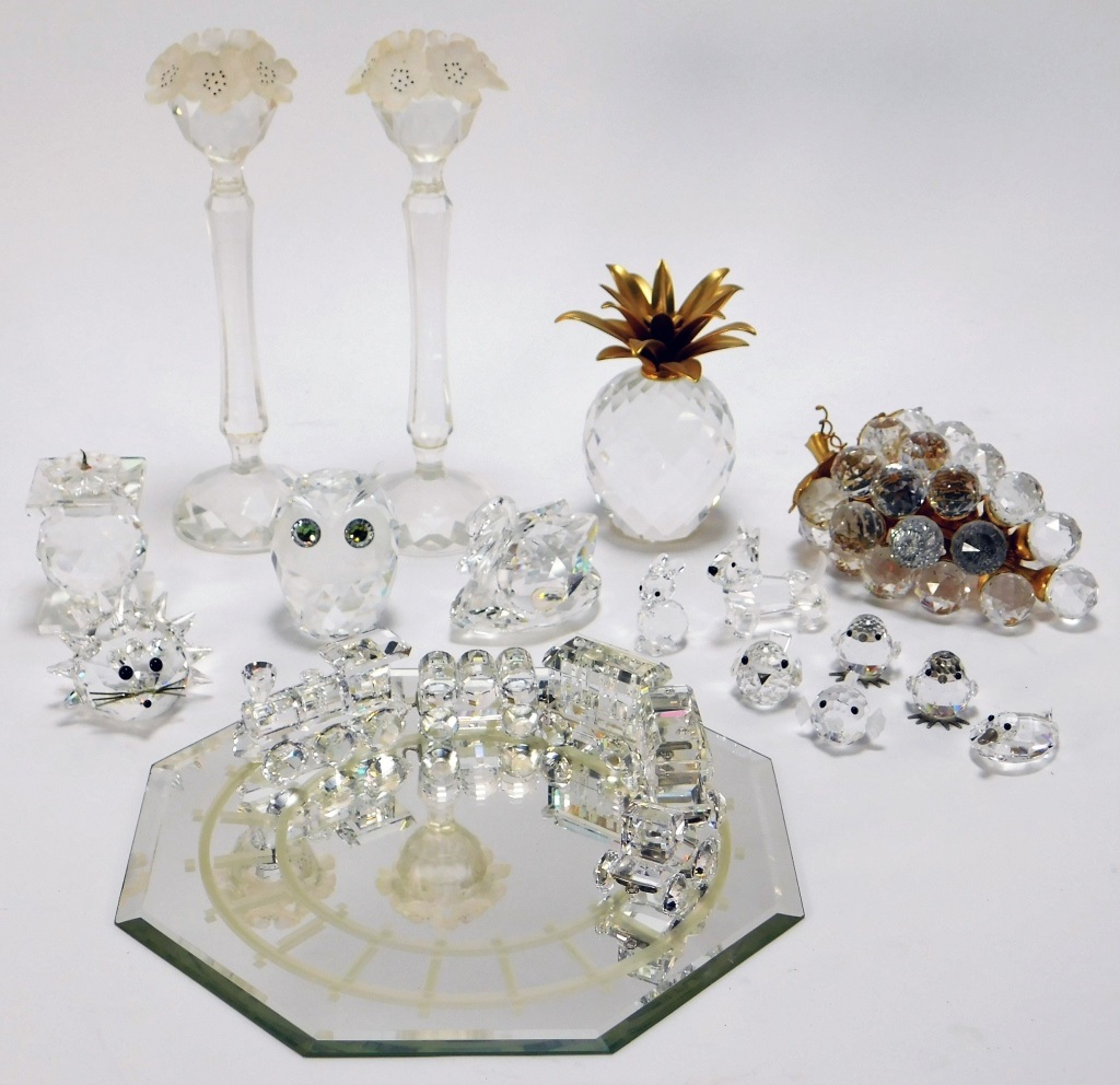 19PC SWAROVSKI CANDLESTICK & FIGURE