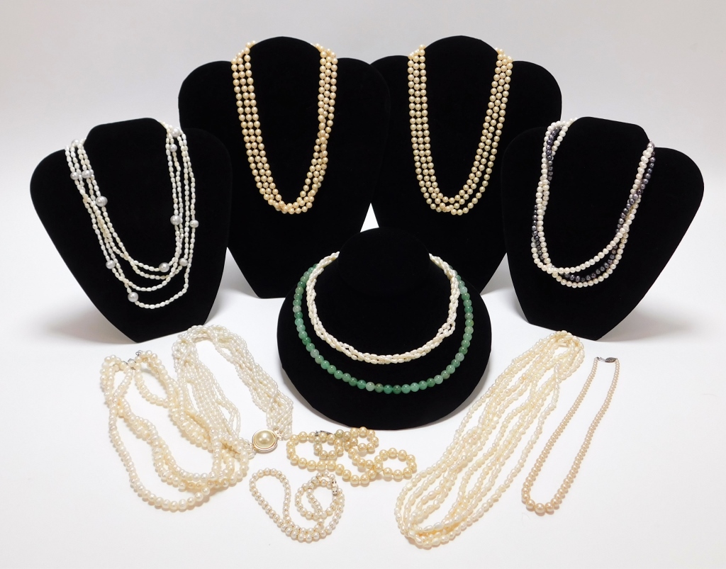 12PC CHINESE HARDSTONE & PEARL NECKLACES