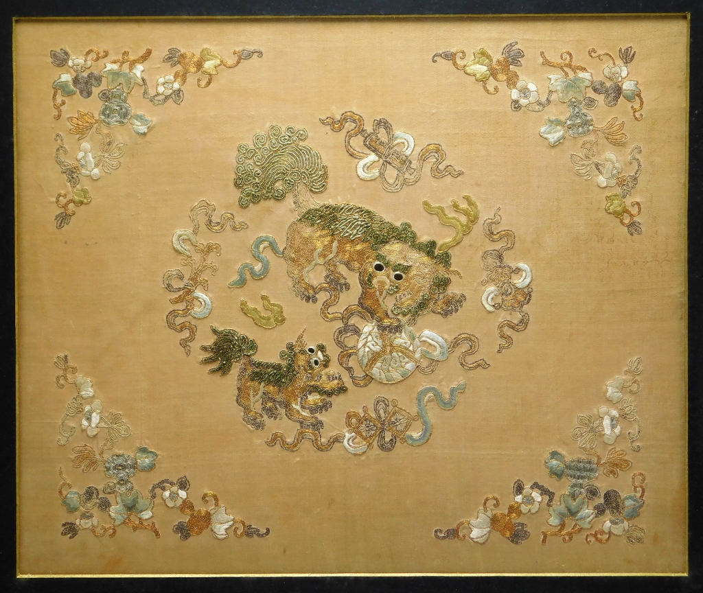 19C CHINESE FOO BEAST EMBROIDERED 299fe8
