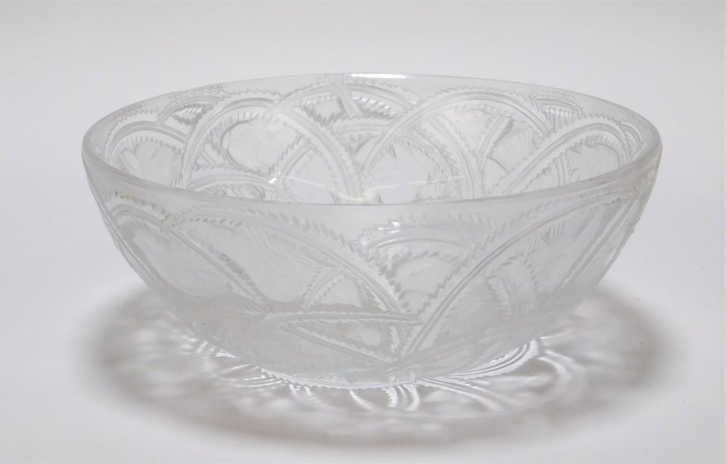 LALIQUE FRANCE COUPE PINSON GLASS