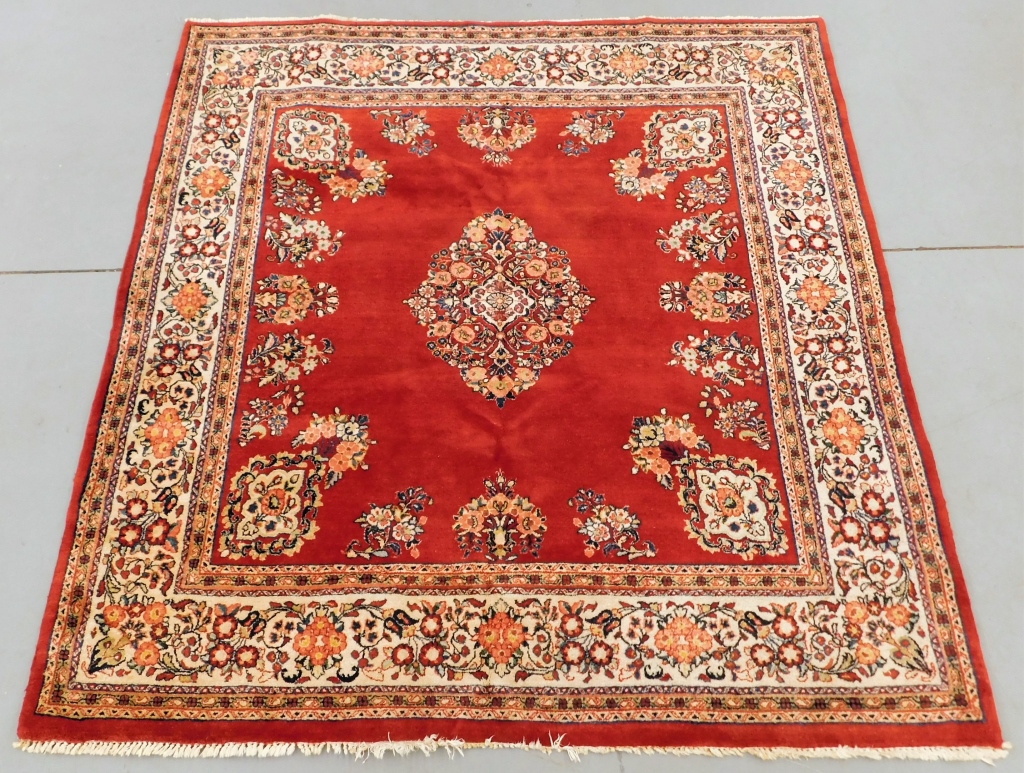 LG SAROUK RED FLORAL RUG Middle