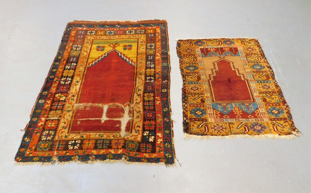 2 TURKISH GEOMETRIC PRAYER RUGS 29a42c