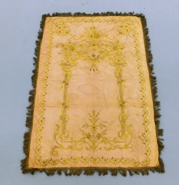 17C EUROPEAN GOLD THREAD EMBROIDERED 29a499