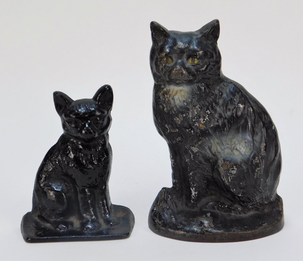 2 ANTIQUE BRASS AND CAST IRON CAT 29a4f5