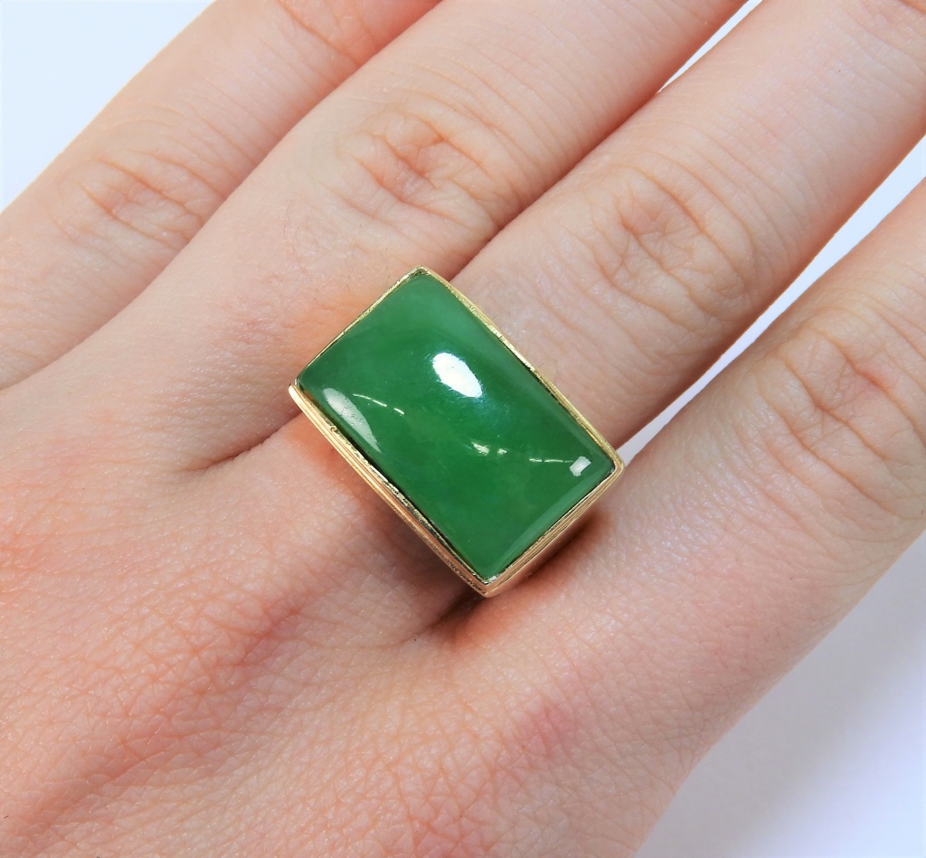 CHINESE 14K GOLD APPLE GREEN JADEITE 29a542