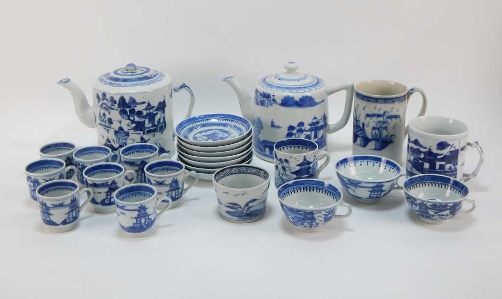 24PC CHINESE CANTON BLUE AND WHITE PORCELAIN