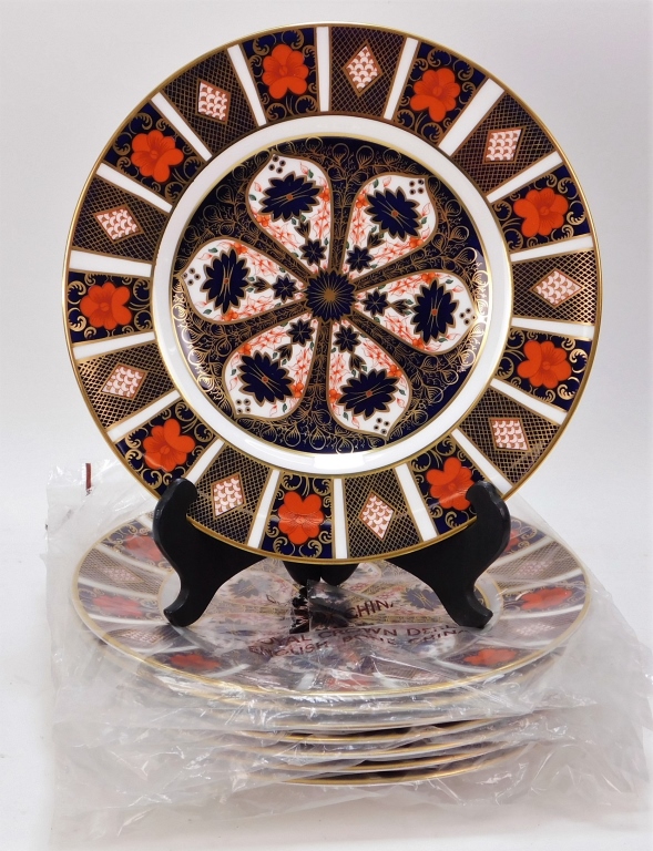 8 ROYAL CROWN DERBY OLD IMARI DINNER