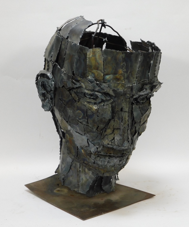 OVERSIZE BRUTALIST HUMAN HEAD STEEL