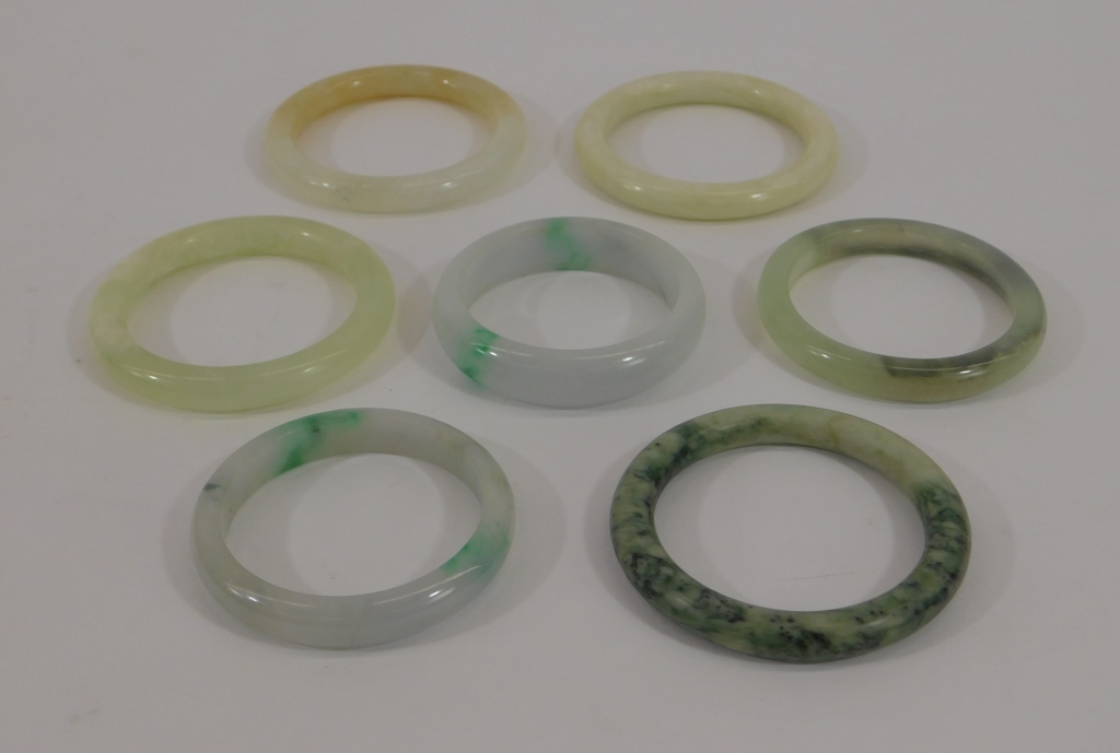 7 CHINESE JADEITE HARDSTONE BANGLE 29b828