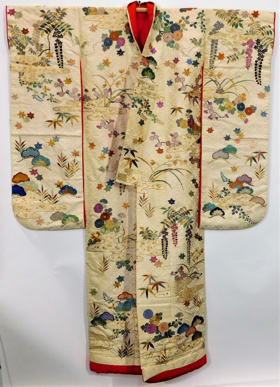 EDO PERIOD EMBROIDERED SILK DAMASK 29b857