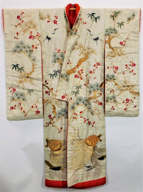 EDO PERIOD EMBROIDERED WHITE SILK 29b858