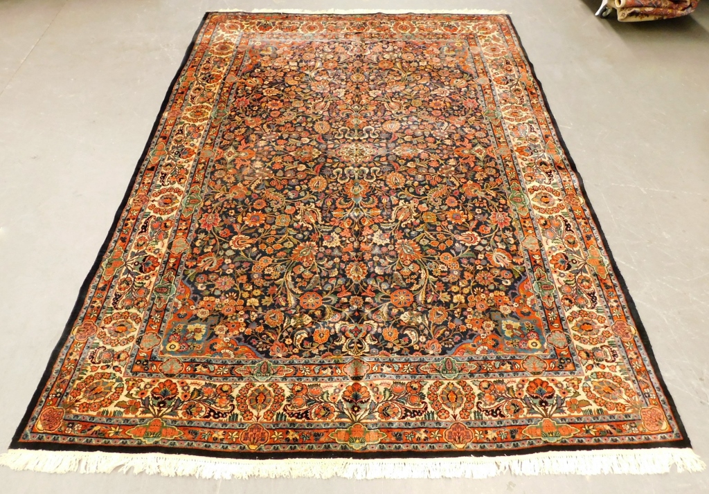 LG ANTIQUE PERSIAN FLORAL FIELD