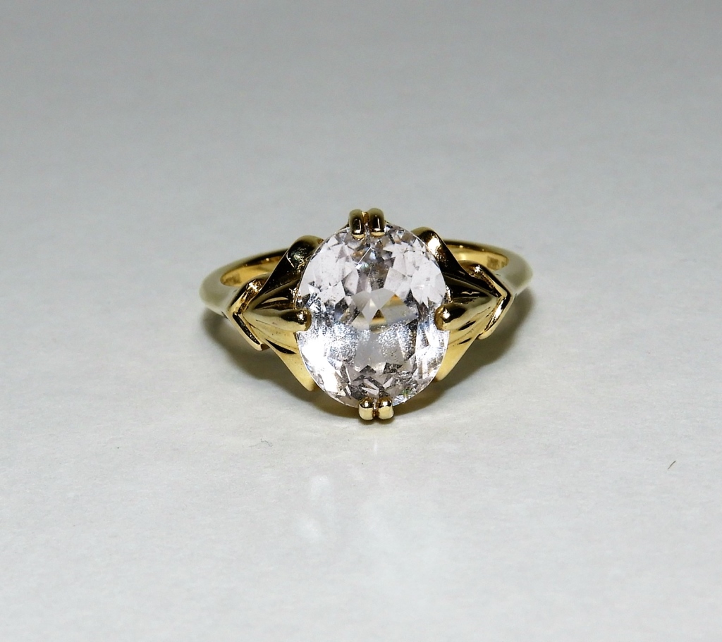 14K YELLOW GOLD OVAL CUT QUARTZ RING