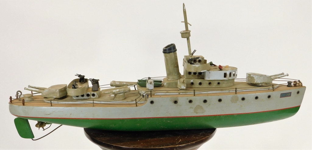 20C ITALIAN BATTLE SHIP MODEL Italy,20th