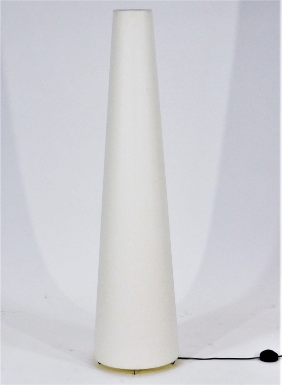 MARCEL WANDERS MOOOI WHITE CONICAL