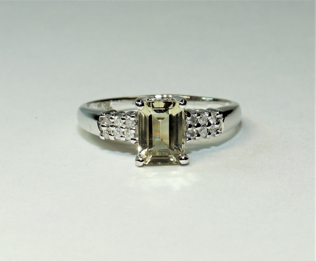 ESTATE 14K GOLD EMERALD CUT SPINEL 29bc78