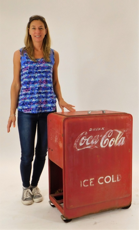 VINTAGE DRINK COCA-COLA ICE COLD