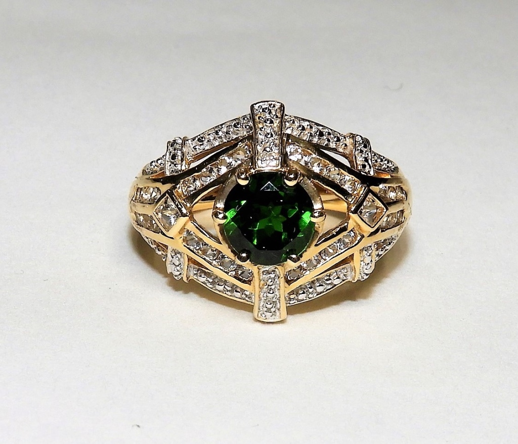 EMERALD & WHITE SAPPHIRE LADY'S