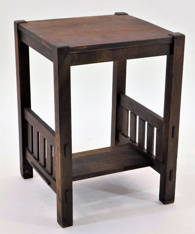 C.1910 AMERICAN MISSION OAK SIDE TABLE