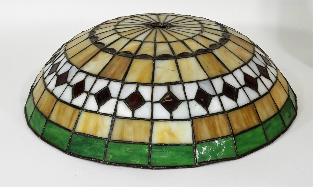 20C. AMERICAN LEADED SLAG GLASS LAMP