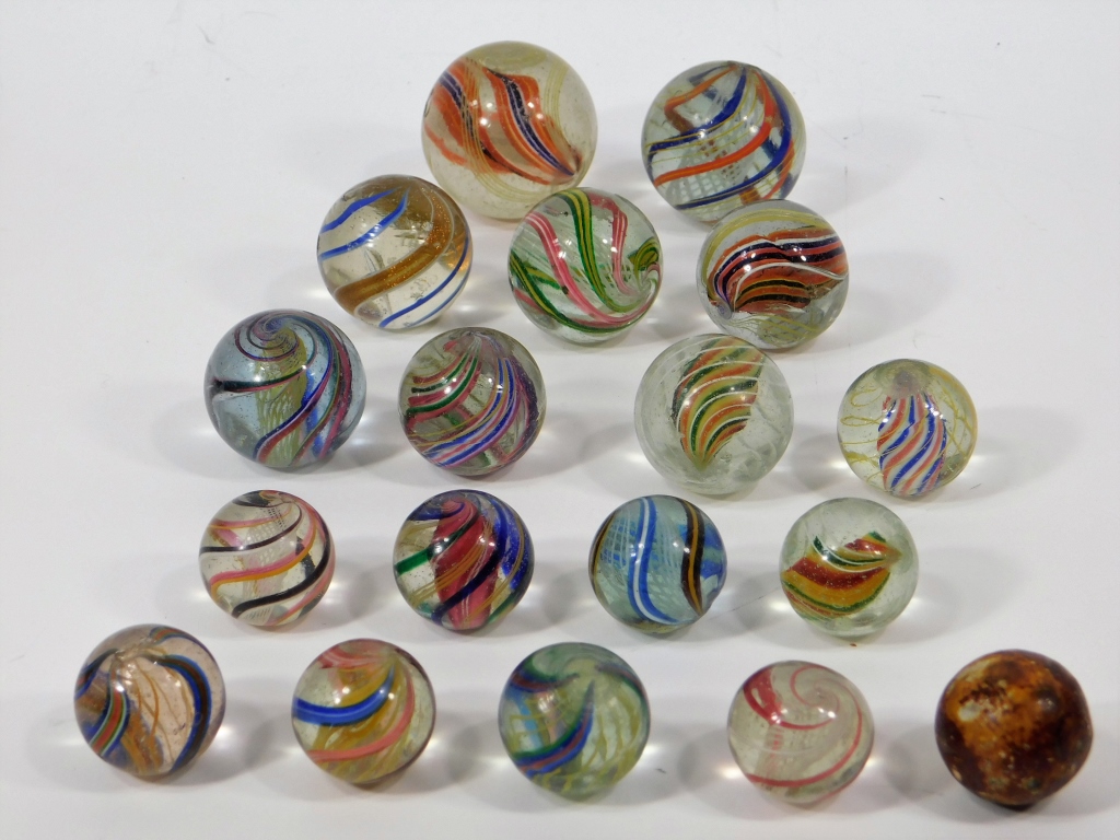 19PC ANTIQUE LUTZ LATTICINO SWIRL GLASS