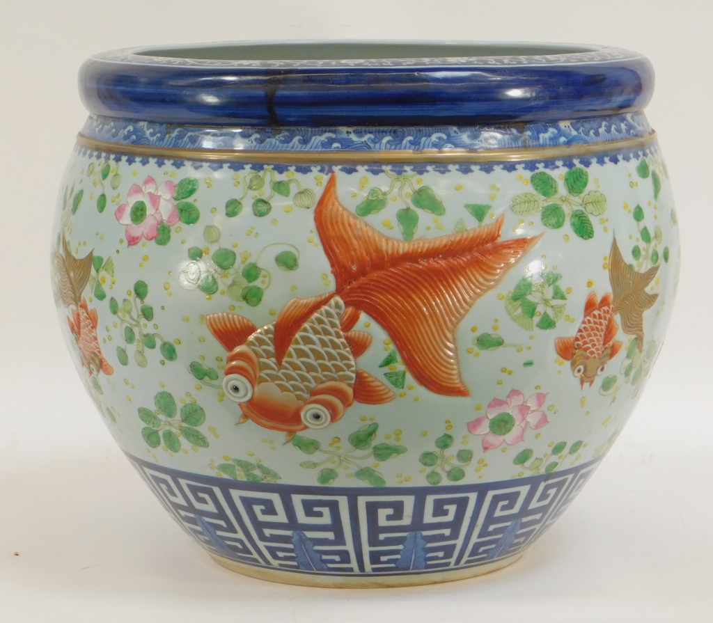 FINE CHINESE QING DYNASTY PORCELAIN