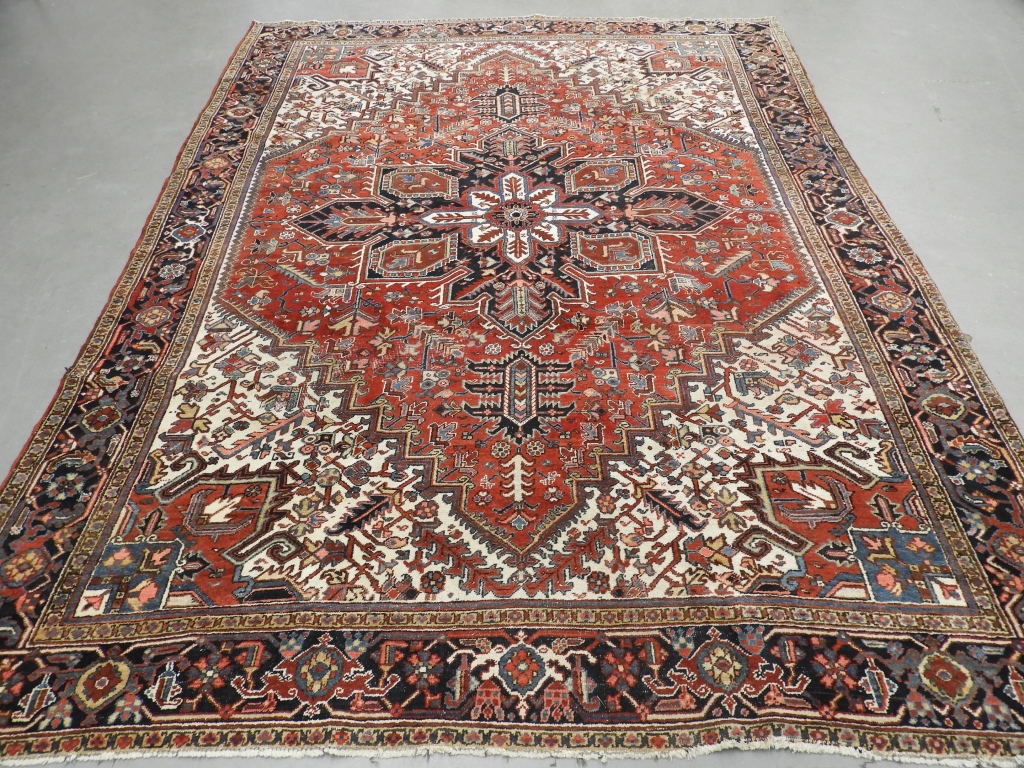 PERSIAN HERIZ ROOM SIZE CARPET