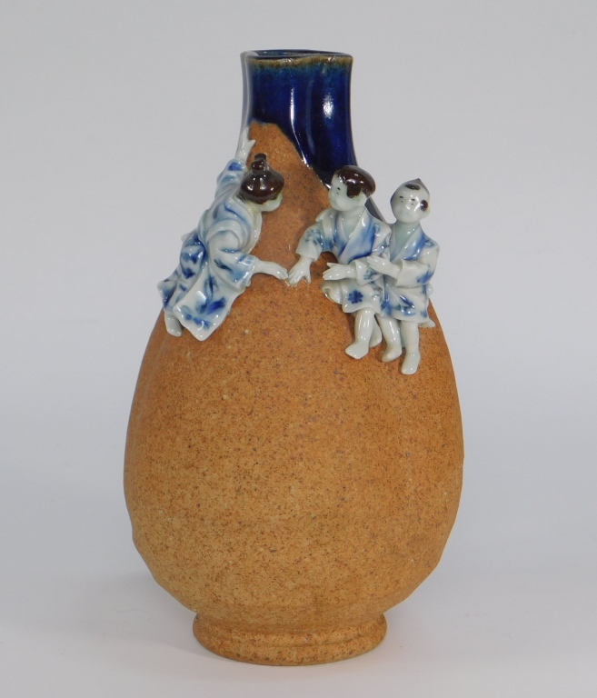 JAPANESE SUMIDA GAWA POTTERY BOTTLE 29c224