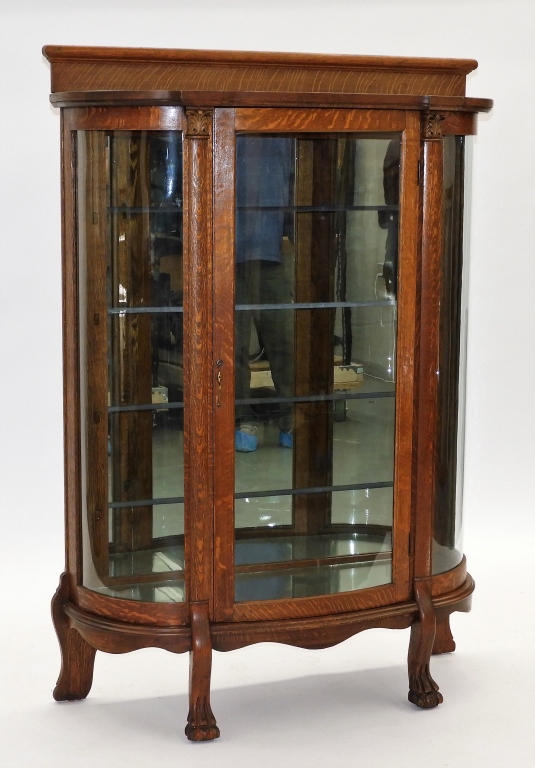 C.1900 AMERICAN OAK CURVED GLASS