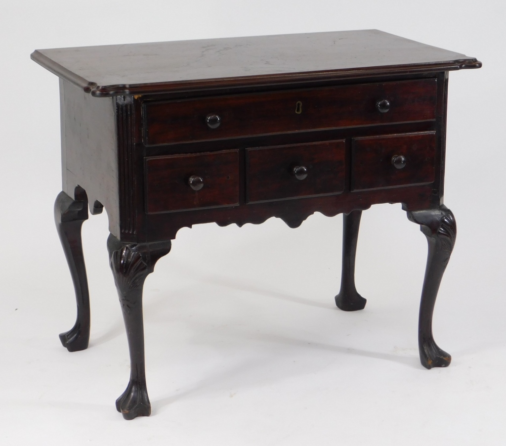 18C PHILADELPHIA QUEEN ANNE LOWBOY