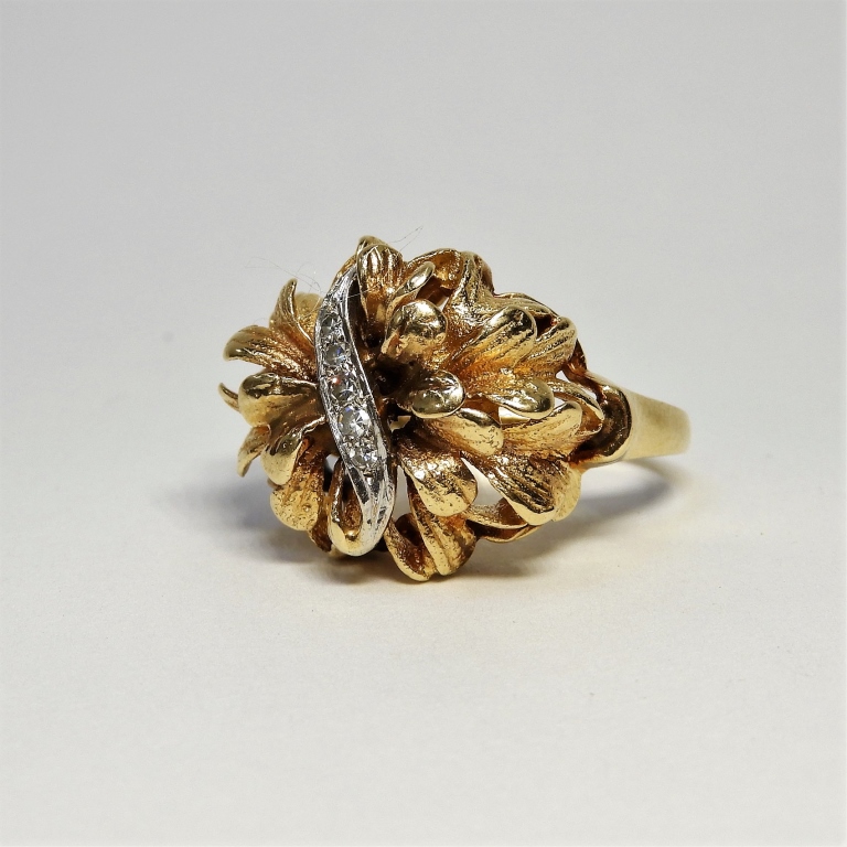 14K YELLOW GOLD & DIAMOND LEAF