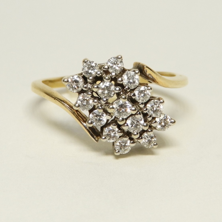 14K YELLOW GOLD DIAMOND LADY'S