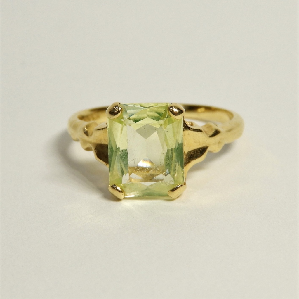 14K YELLOW GOLD LIME QUARTZ LADYS RING