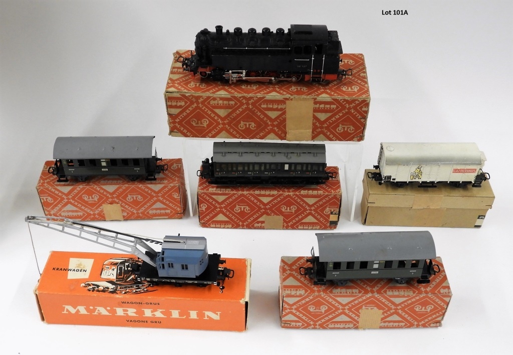 VINTAGE MARKLIN HO 5 CAR LOCOMOTIVE