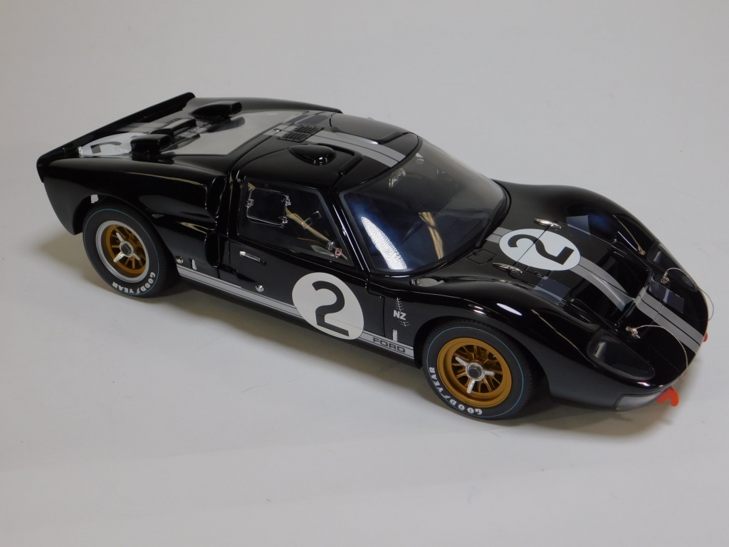 EXOTO RACING LEGENDS 1:12 FORD GT40