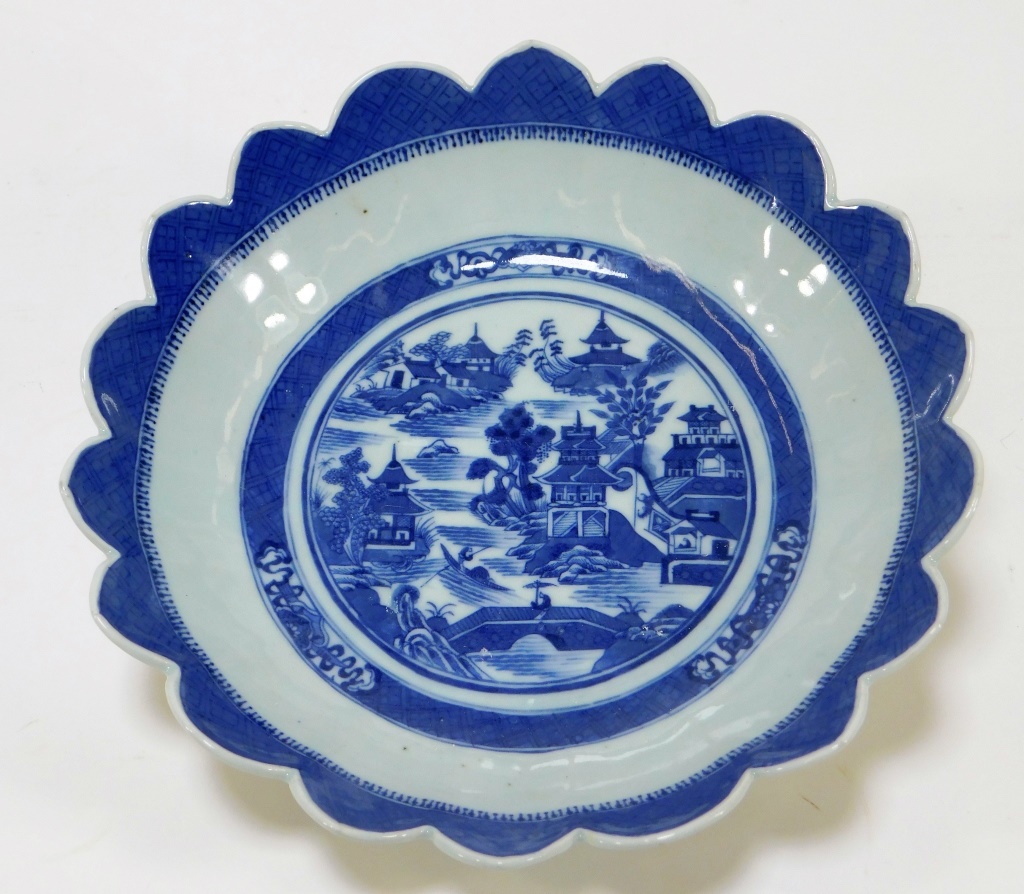 19C CHINESE CANTON PORCELAIN SCALLOPED 29cbf0