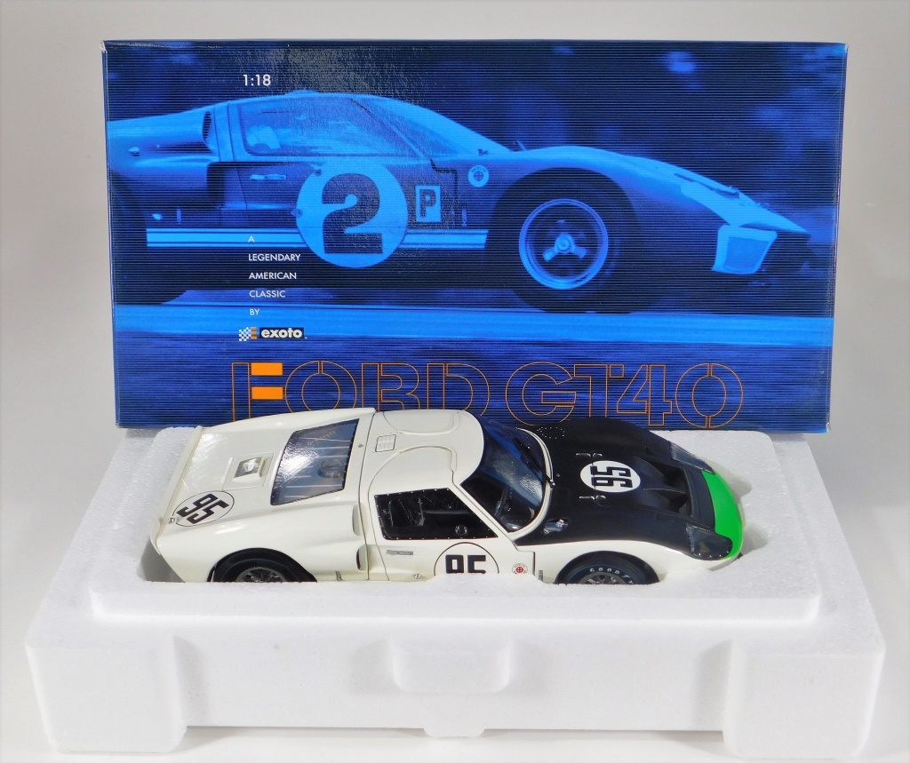 EXOTO RACING LEGENDS 1:18 FORD