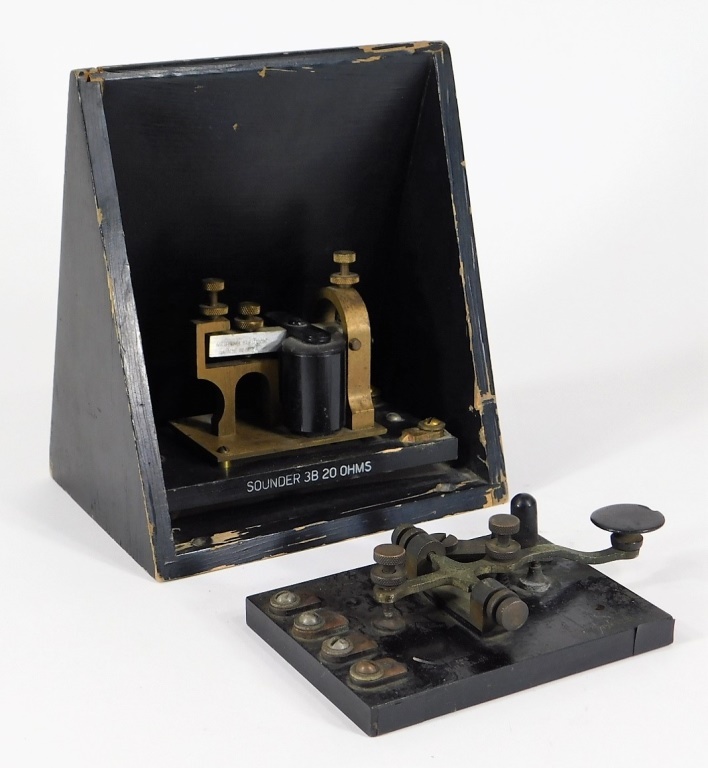 TELEGRAPH SWITCH KEY & TRIANGLE BOX