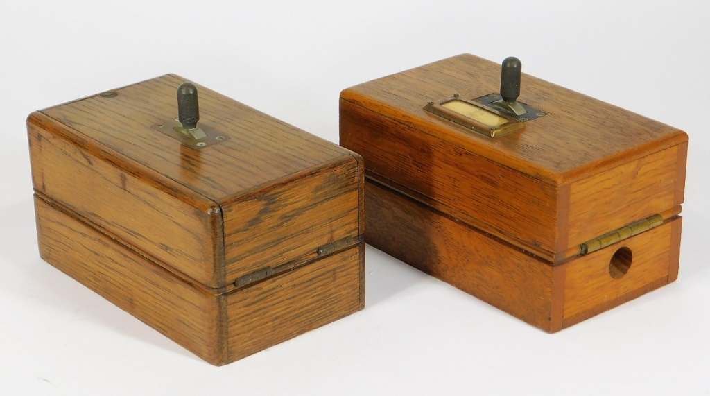 PR OAK TELEGRAPH KEYS FOR CIRCUIT