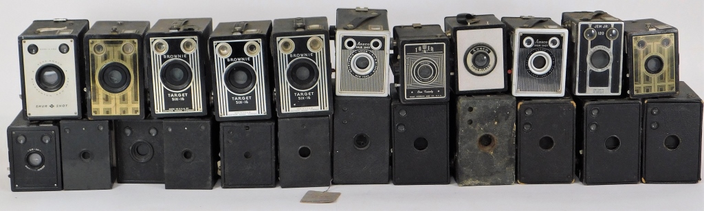 LOT OF 23 BOX CAMERAS #7 Lot of