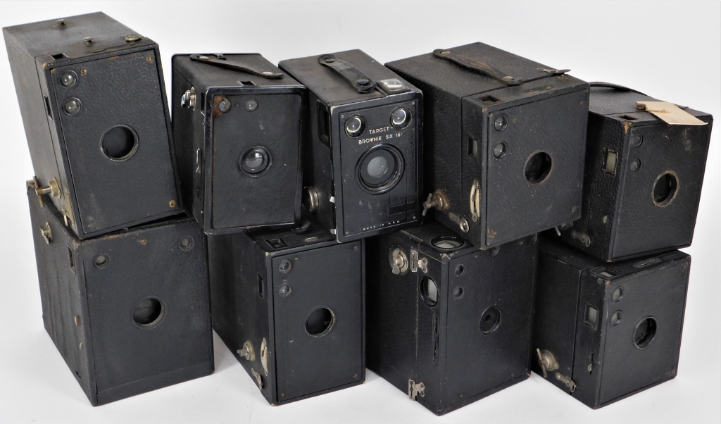 LOT OF 9 BOX CAMERAS 2 Lot of 29a9e9