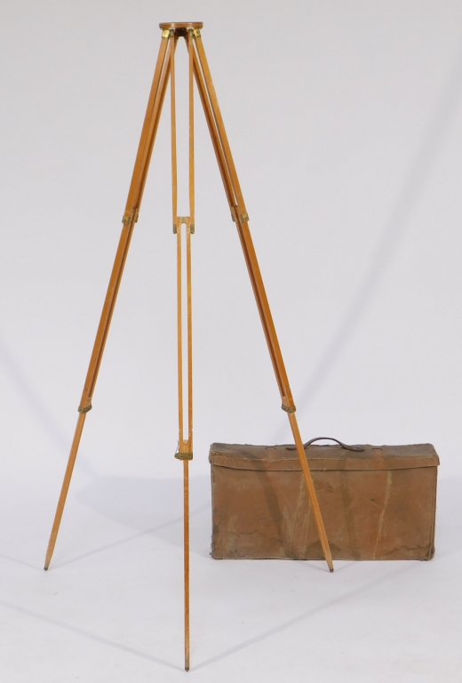 FOLDING WOODEN TRIPODS Folding