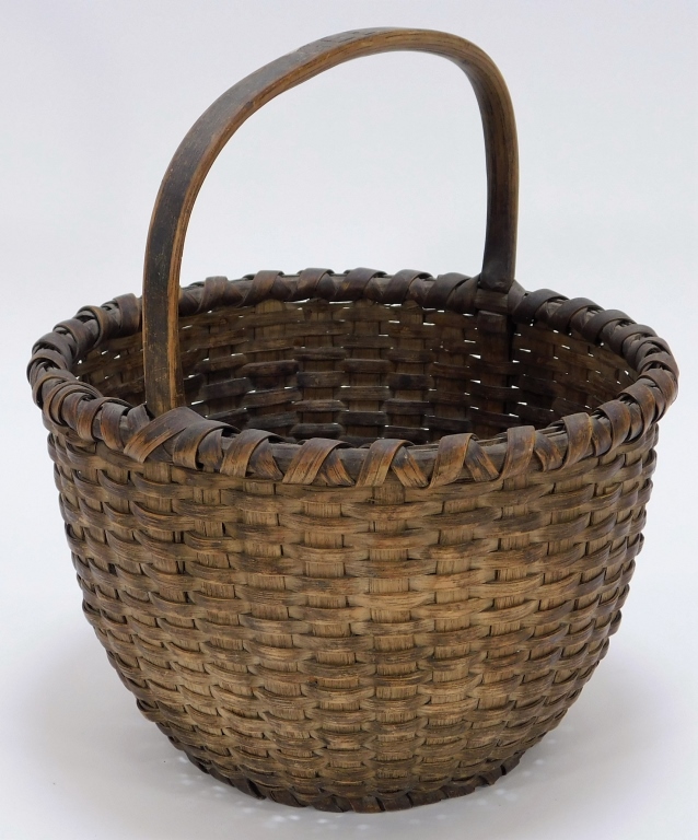 HAND WOVEN MONOGRAMMED NEW ENGLAND BASKET