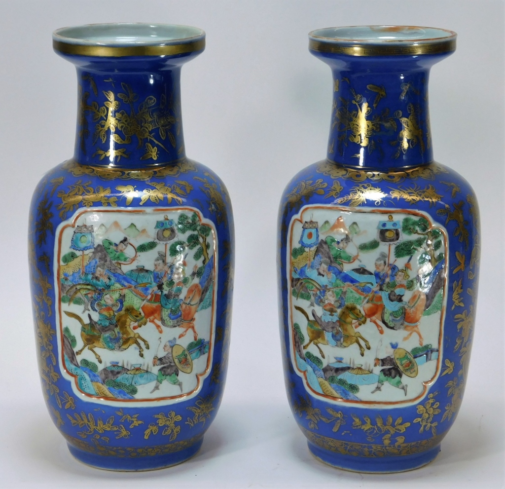 PR CHINESE BLUE GILT PAINTED VASES 29ad9e
