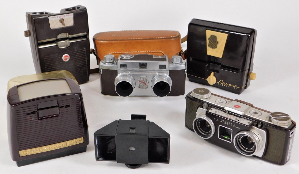 GROUP OF 2 STEREOSCOPIC CAMERAS