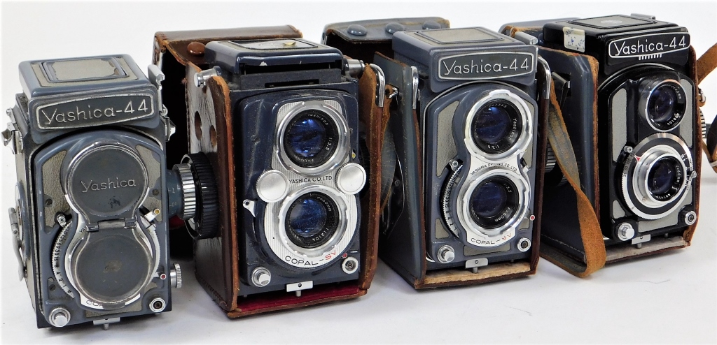 GROUP OF 4 YASHICA 44 TLR CAMERAS 29b157