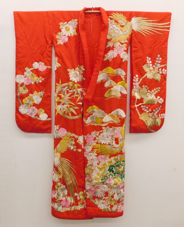 JAPANESE SILK EMBROIDERED RED CRANE