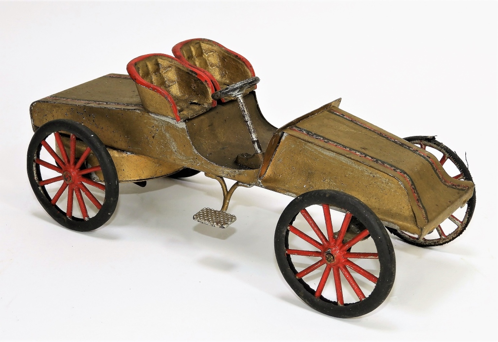 ANTIQUE TIN LITHO WIND UP TOY CAR ,Early