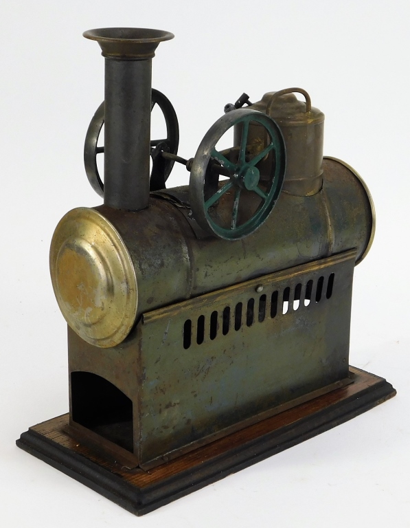 ANTIQUE GERMAN HORIZONTAL STEAM ENGINE